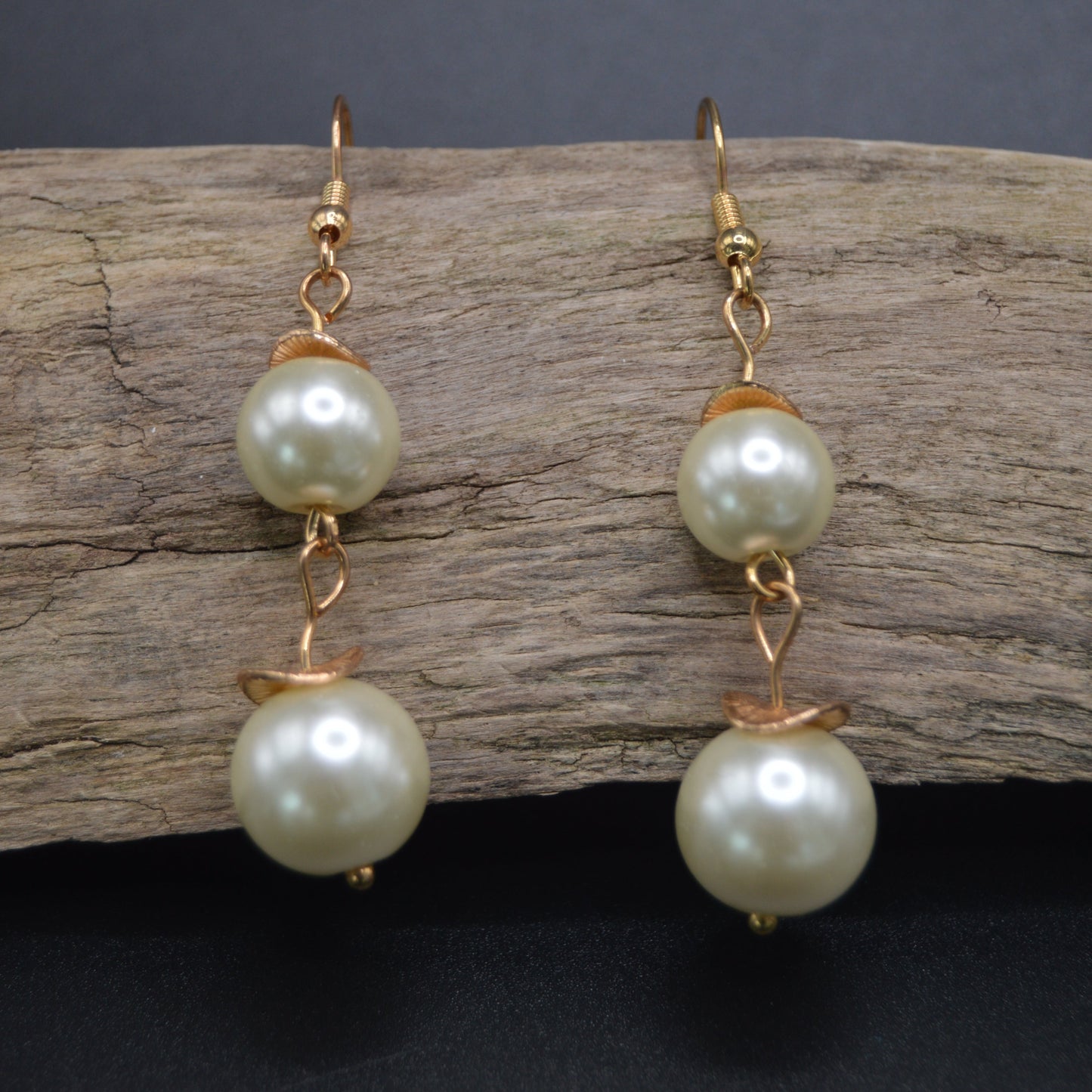 Golden Waves of Elegance: Round Crystal Pearl Statement Earrings