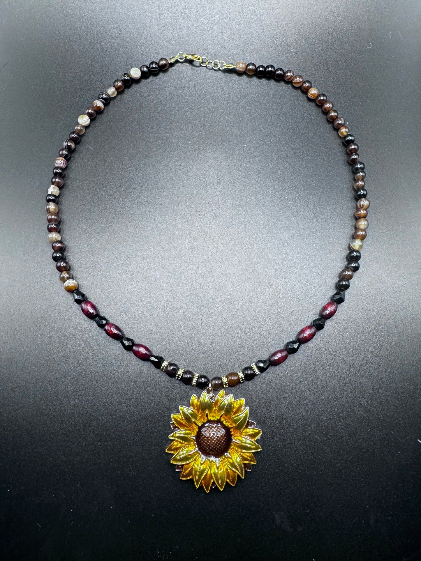 Sunflower & Agate Gemstone Necklace – 21 Inches