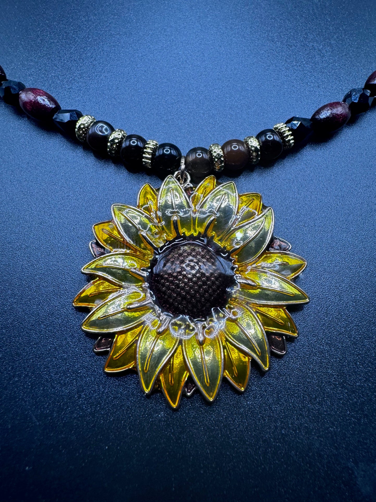 Sunflower & Agate Gemstone Necklace – 21 Inches