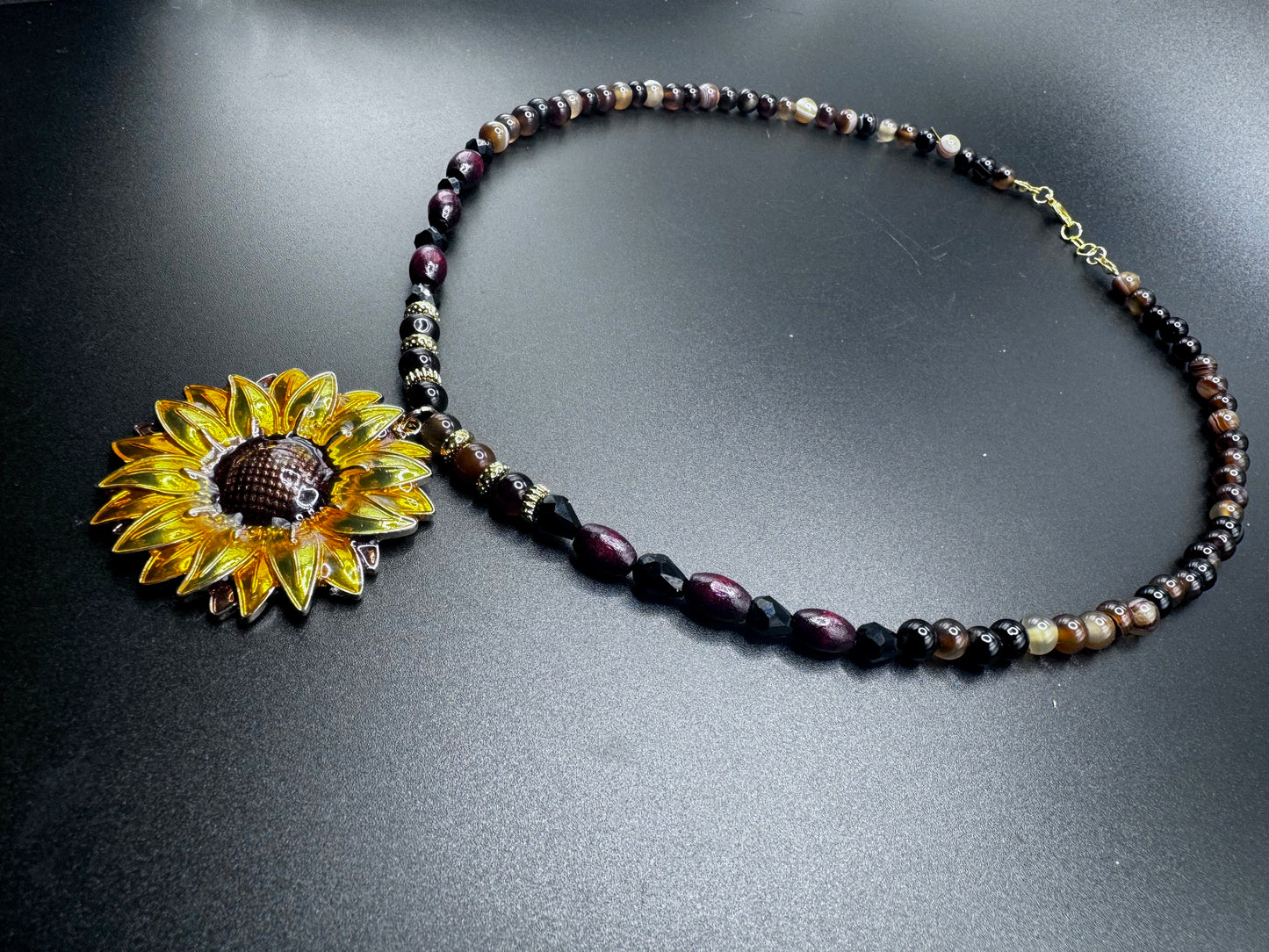 Sunflower & Agate Gemstone Necklace – 21 Inches