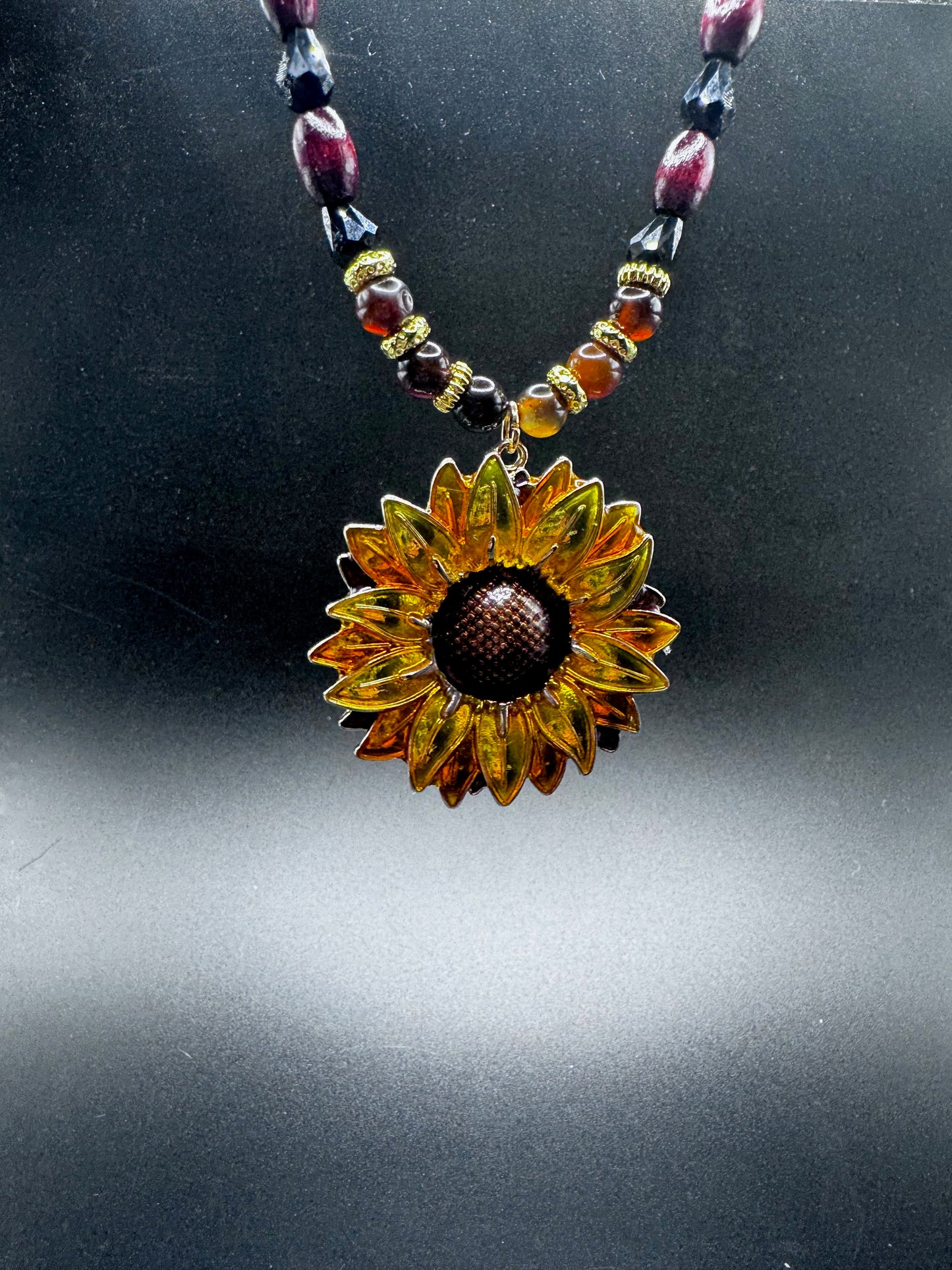 Sunflower & Agate Gemstone Necklace – 21 Inches